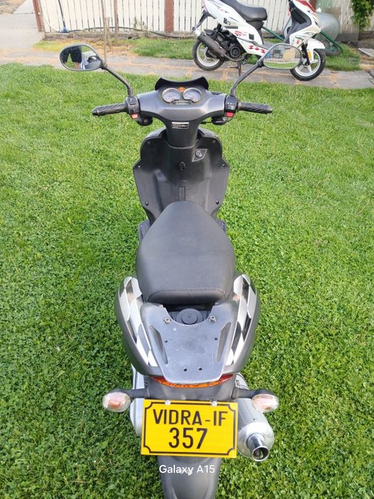 Scuter 2t timpi 49cc aproape nou 1900km      ( aprilia sr yamaha aerox piaggio runner gilera dna boatian rich keeway sym huawin kymco  )