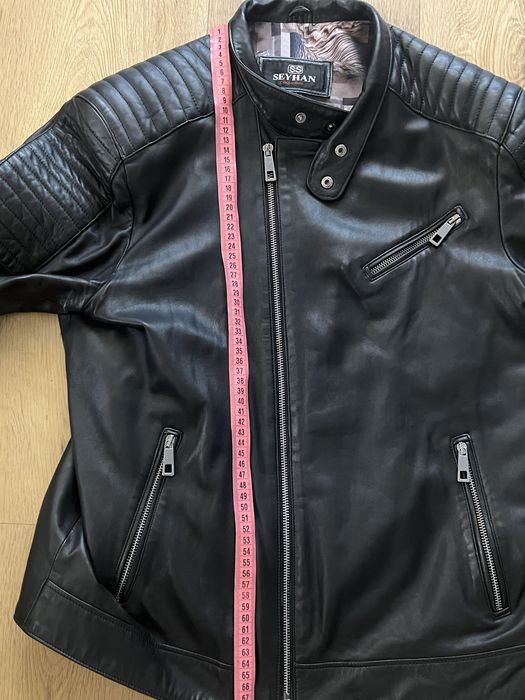 Продавам мъжко кожено яке от истинска агнешка кожа (Real Lambskin)