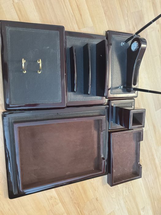 Продам настольный набор из 7 предметов