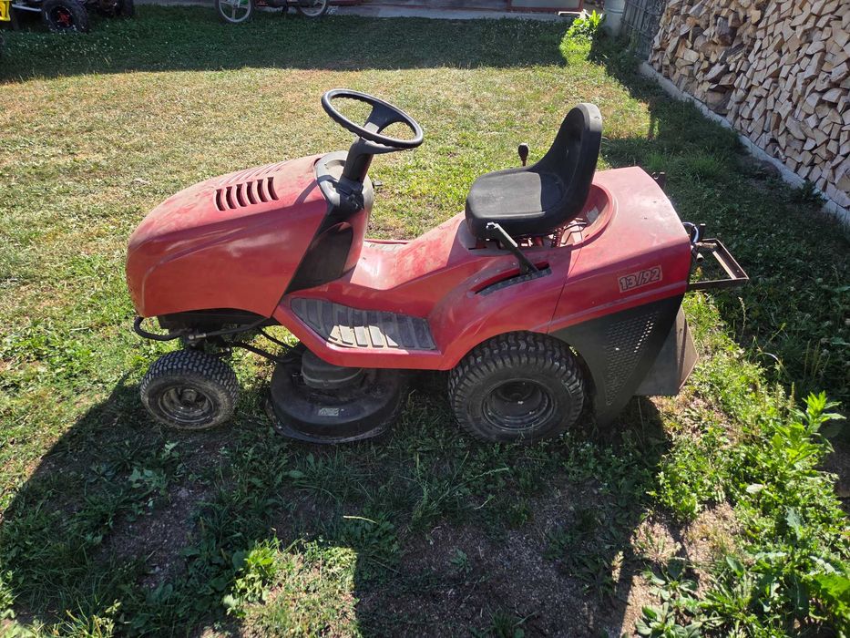 Tractoras tuns iarba Castelgarden 13/92