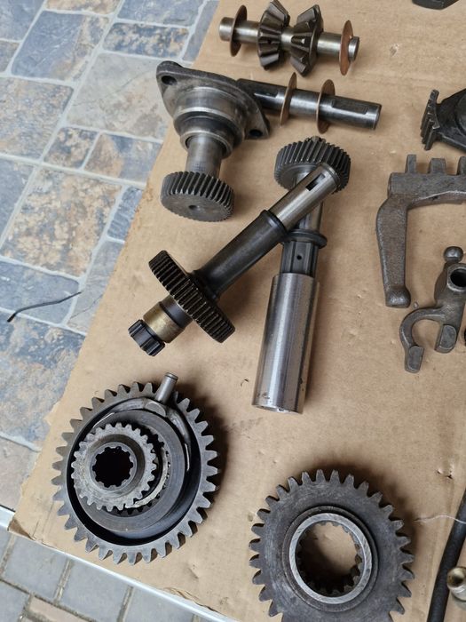 Piese tractor 445,453,550,640