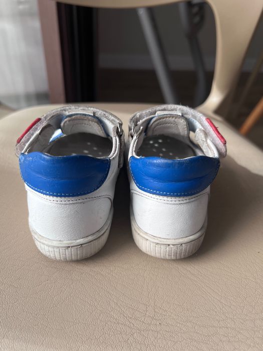 Детские сандалии