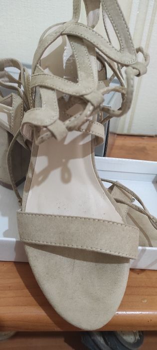 Продам женскую обувь