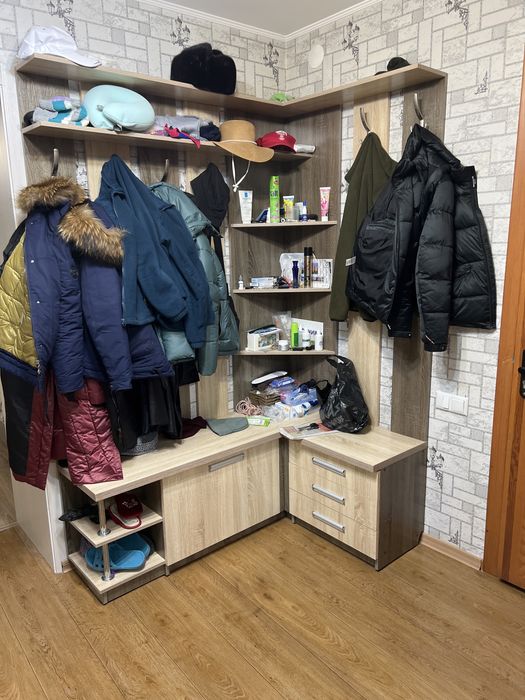 Продам шкаф в прихожую