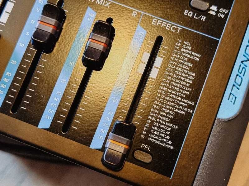 Mixer audio Debra DP-10 – 10 canale, DSP,Bluetooth,USB,Phantom 48V–NOU