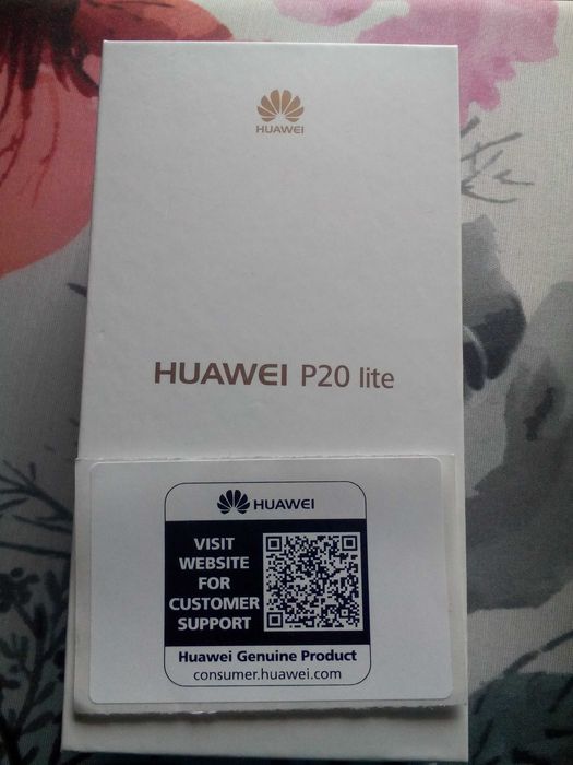 Телефон HUAWEI P20 lite