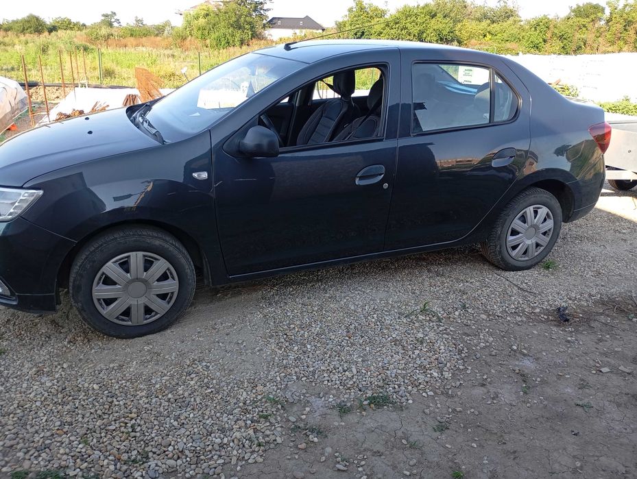 Vând Dacia Logan