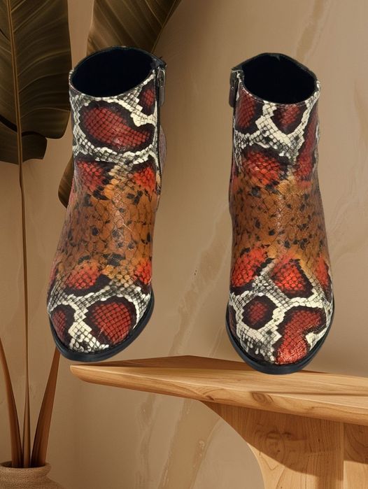 Botine piele sarpe