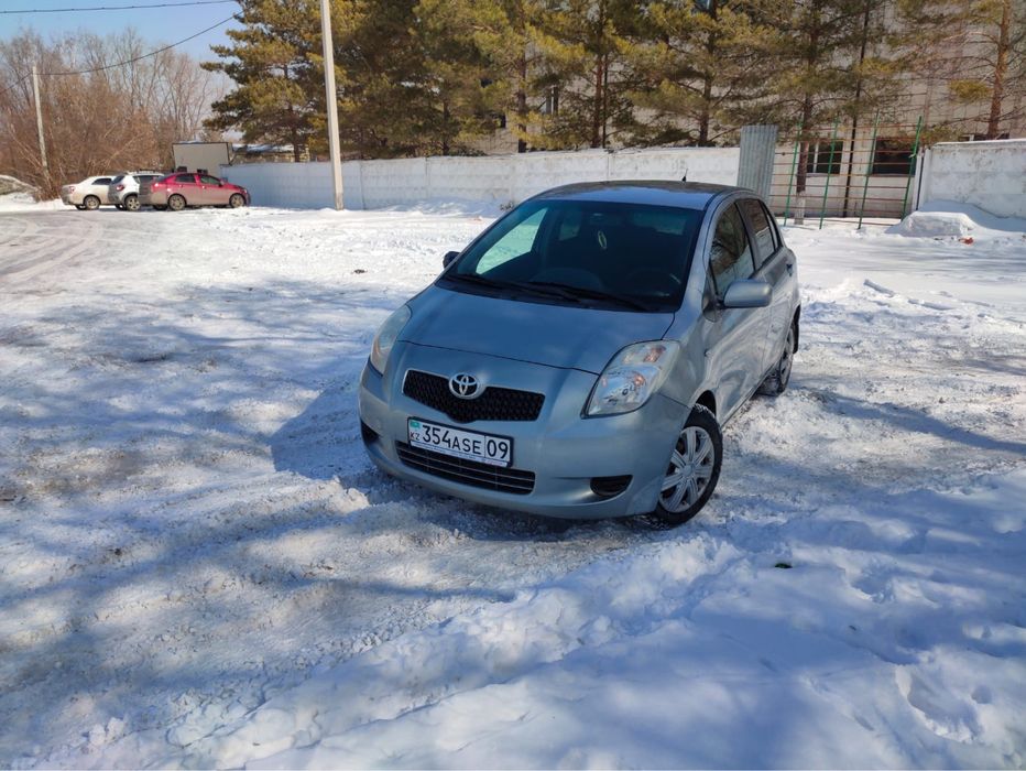 Toyota Yaris.           .