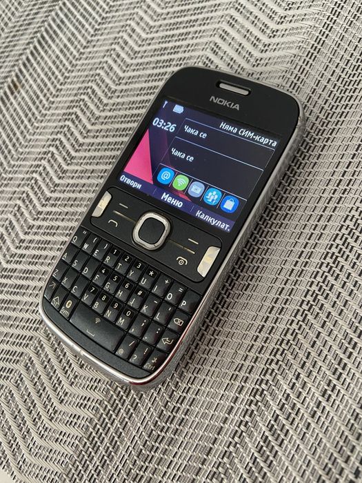 Телефон Nokia Asha 302