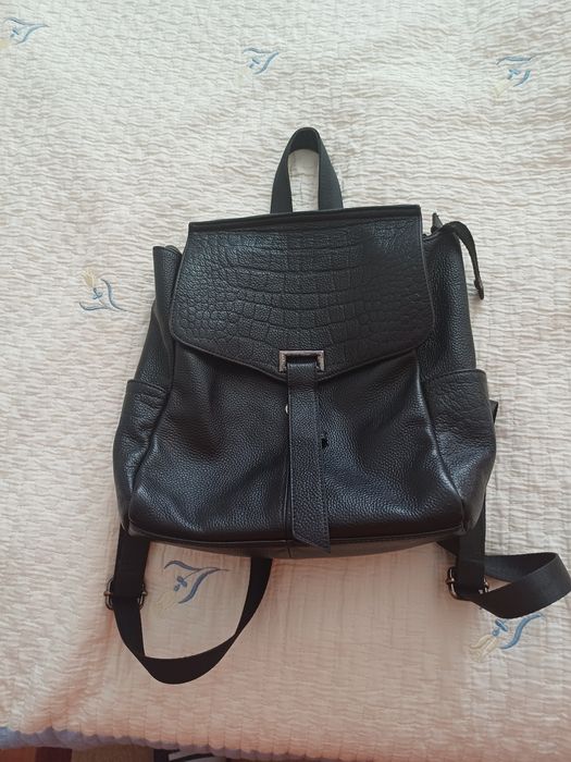 Rucsacel piele negru