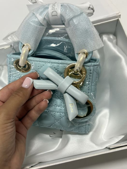 Lady Mini Dior сина