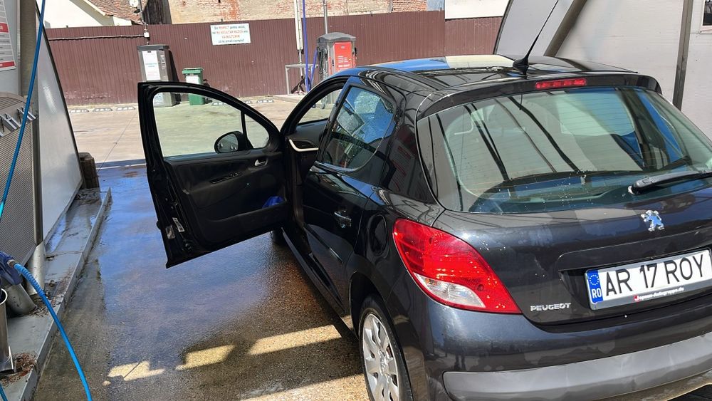 Vând Peugeot 207