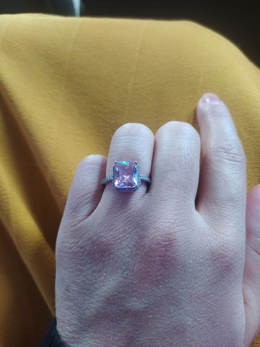 Продам серебренное кольцо