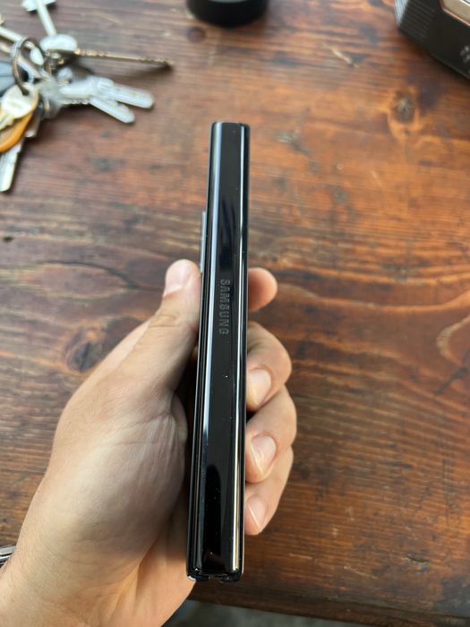 Samsung galaxy z fold 3