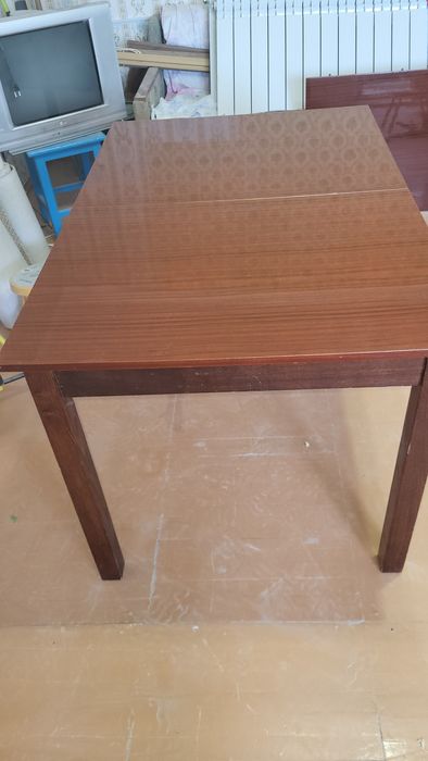 Стол полированный