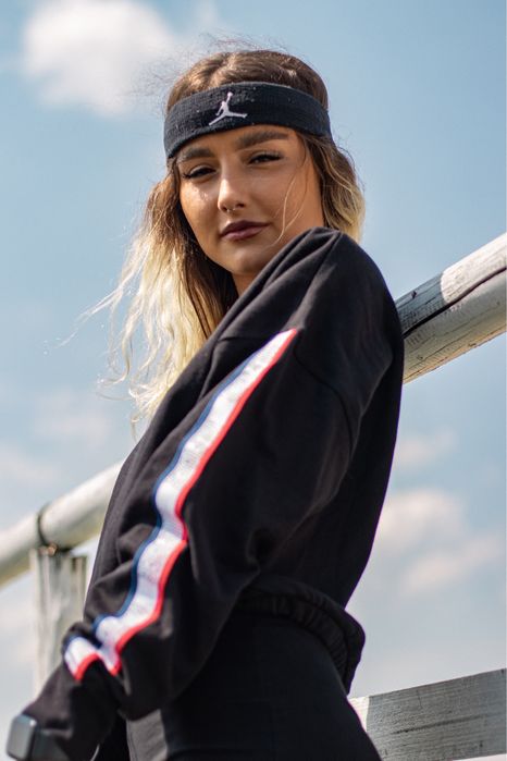 Bluza Tommy Hilfiger cu taietura V