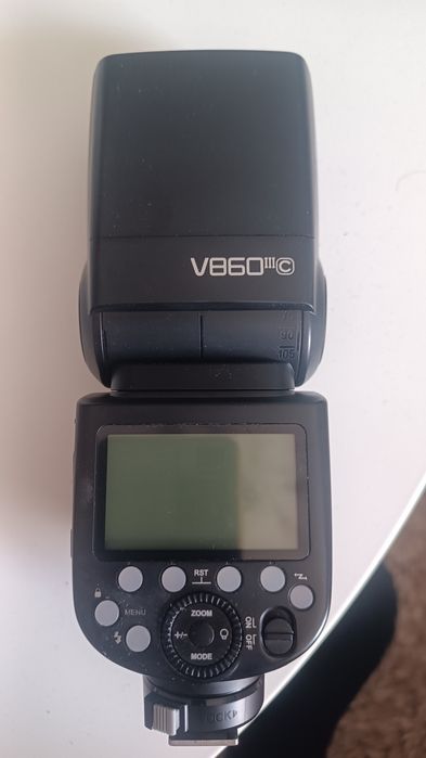 Светкавица Godox V860lll  за Canon с батерия!