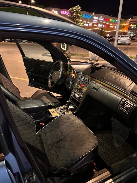 Mersedes benz E- class 1998