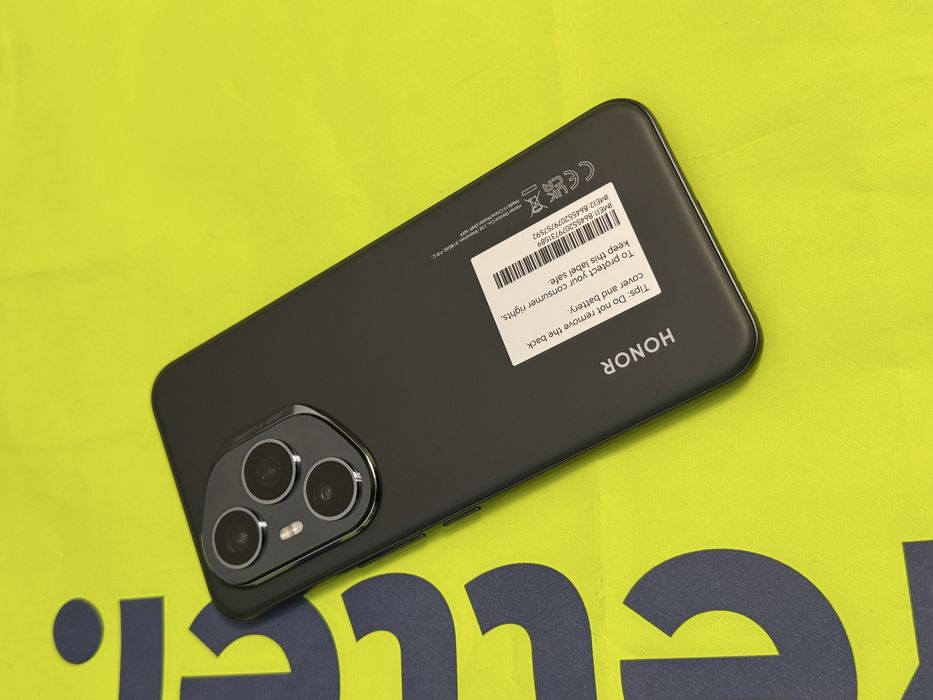 ЧИСТО НОВ 256GB Honor 400 Pro 5G Гаранция Yettel 2028г. Black | Черен