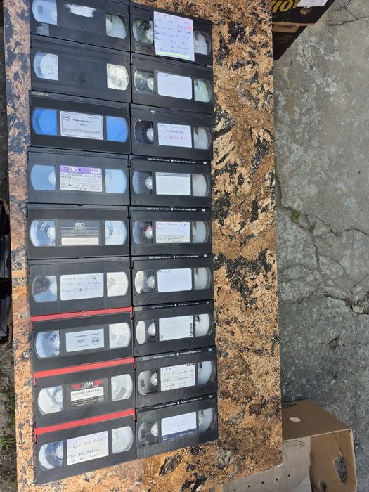 Vând Lot 18 casete video VHS originale colectie de filme diferite genuri pentru  reinregistrare
