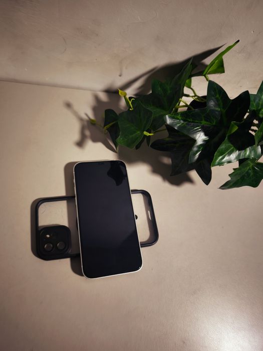 iPhone 12, 64Gb 81 емкость