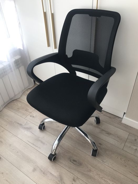 Продам кресло офисное