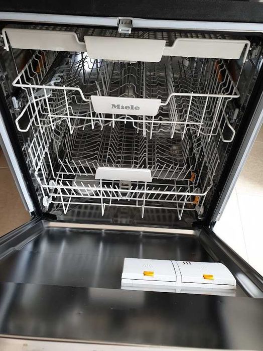 Съдомиялна Miele G5000 Active - 14 Комплекта - Частично Вграждане