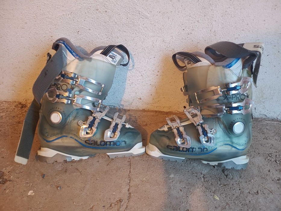 Vând clăpari copii, marca Salomon, mărimea 35-36.