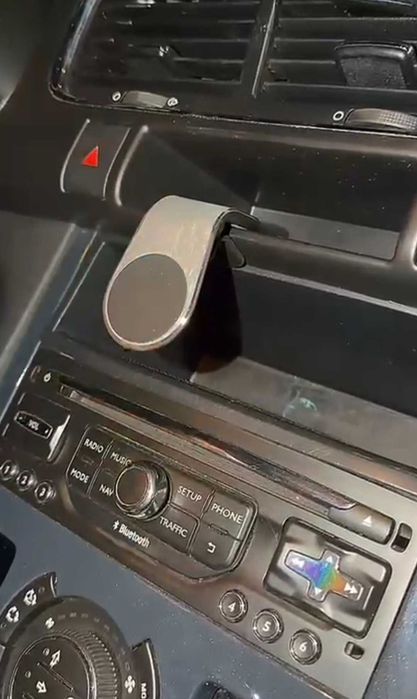 Suport Auto Magnetic pentru Telefon + 4 Capace Metalice Valve CADOU