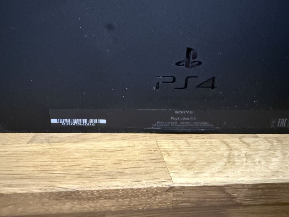 PS4 в отличном состоянии