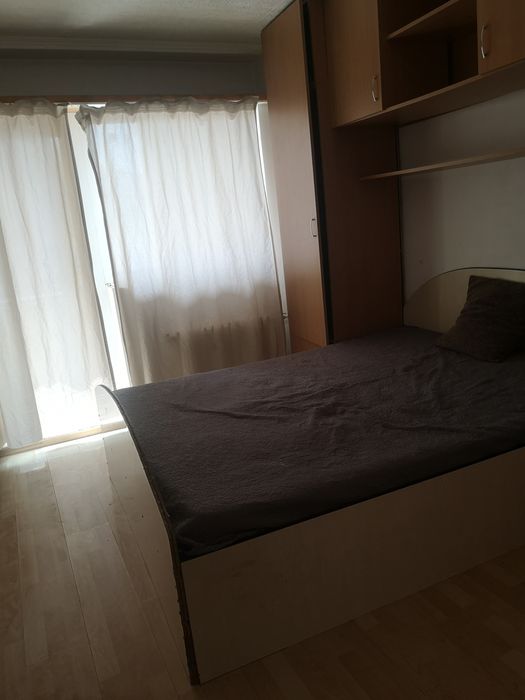 Vânzare apartament nufărul trei camere! Decomandat aredoua dormitoare și un living spațios! O panorama deosebita fiind la etajul 8, Doua balcoane — fotografia 3