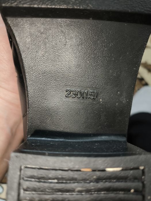 Продаются сапоги женские