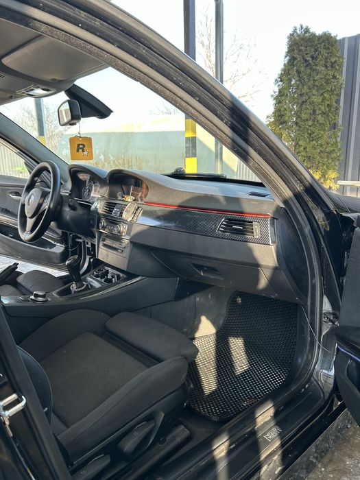 BMW E90 320i | 2007 |