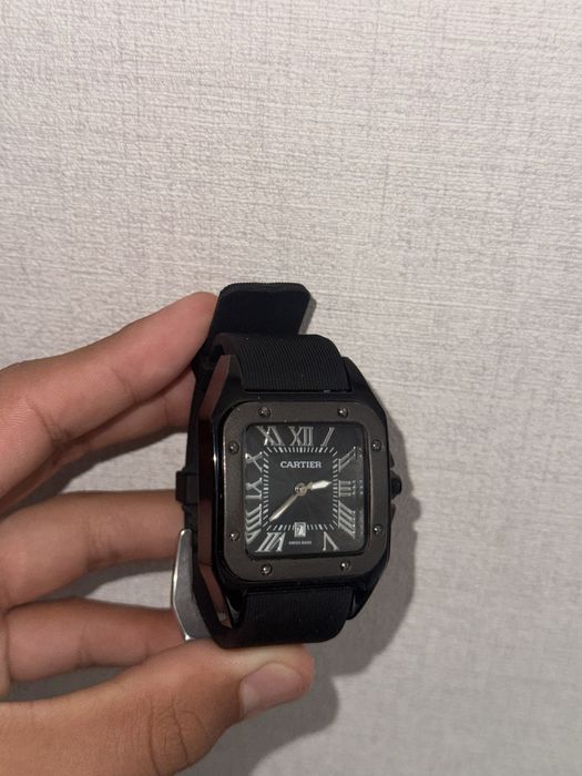 Cartier watch qora