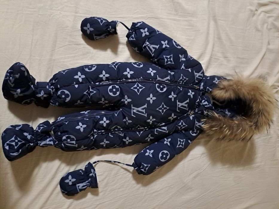 Детский зимний комбинезон