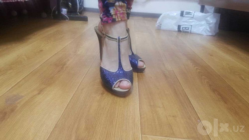 Продаются босоножки нарядные, модные