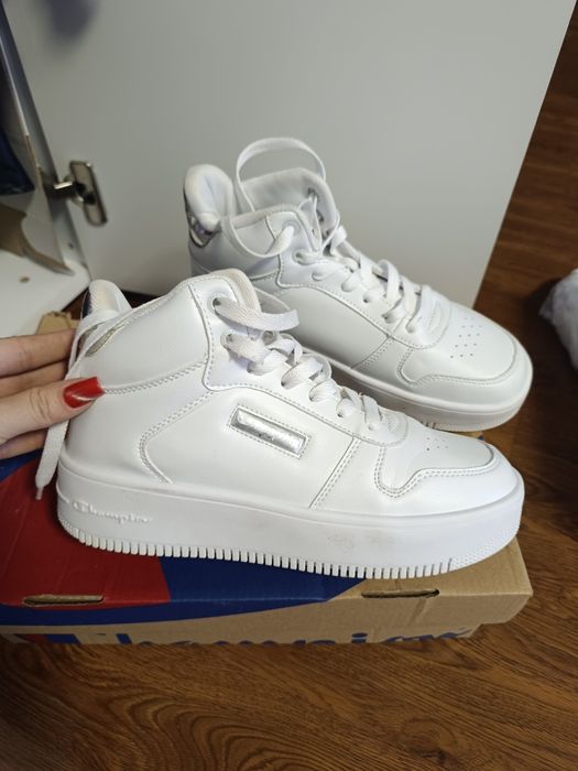 Sneakers Mid Cut Shoe Rebound Platform Mid Metal