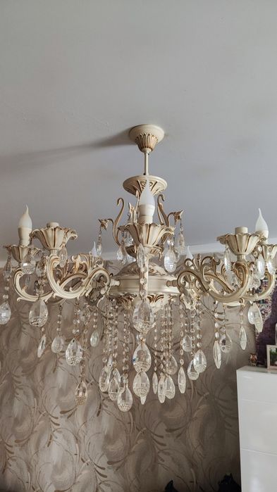 Классическая люстра