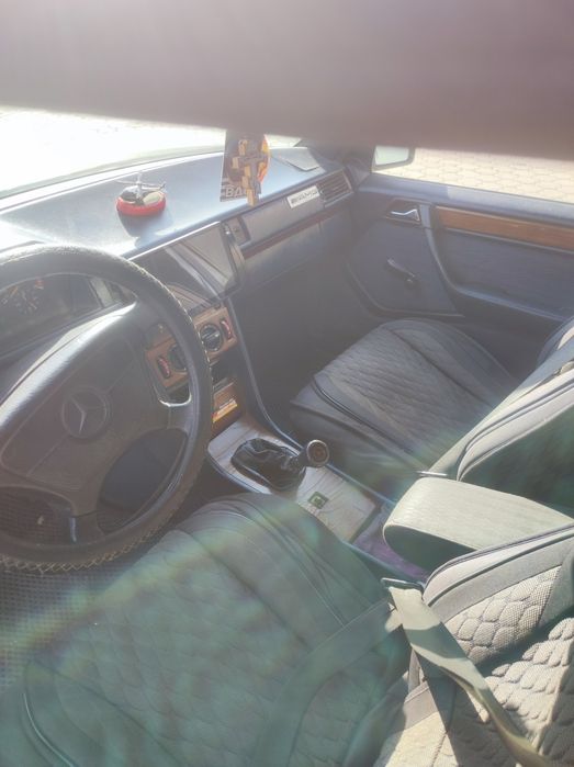 Мерседес 124 в хорошем состоянии