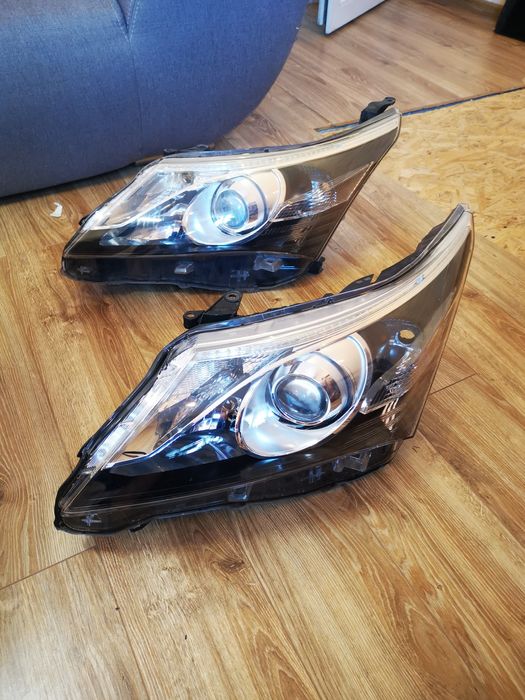 Far stânga Toyota avensis t27 2011/2012/2013/2014 halogen