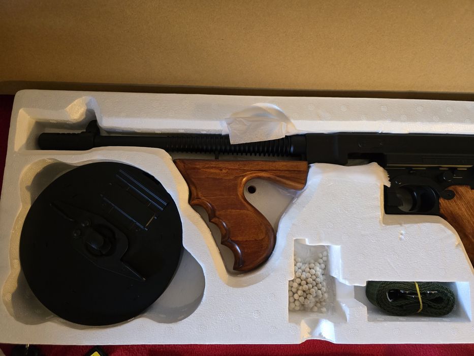 Vând Pachet Complet Airsoft Cyma CM.051 AEG(Thompson M1928) - NOU + Accesorii extra