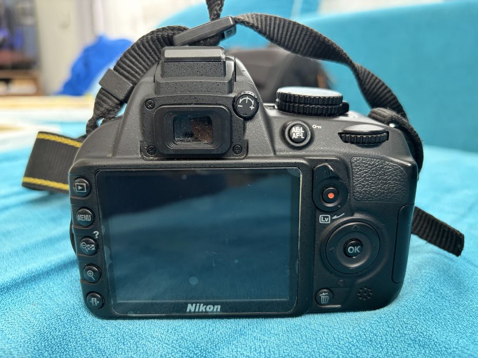 Фотоапарат Nikon D3100 с обектив 18/55