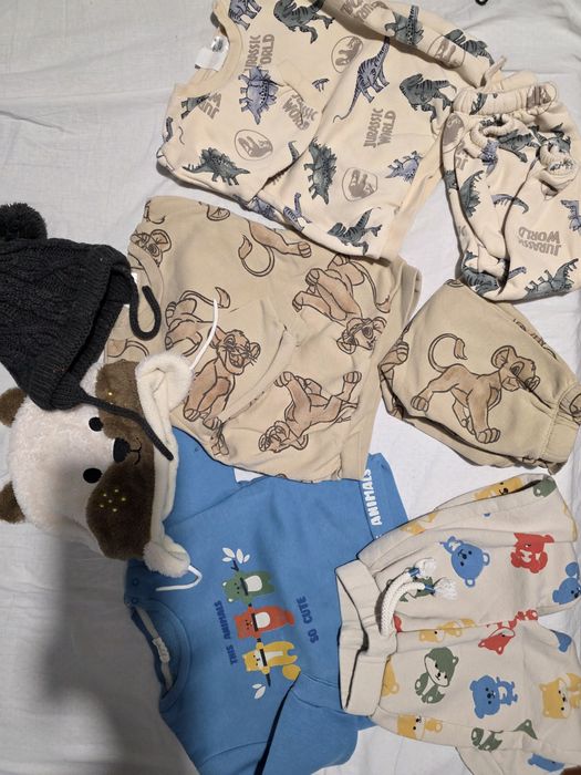 Бебешки екипчета H&M размер 80-86