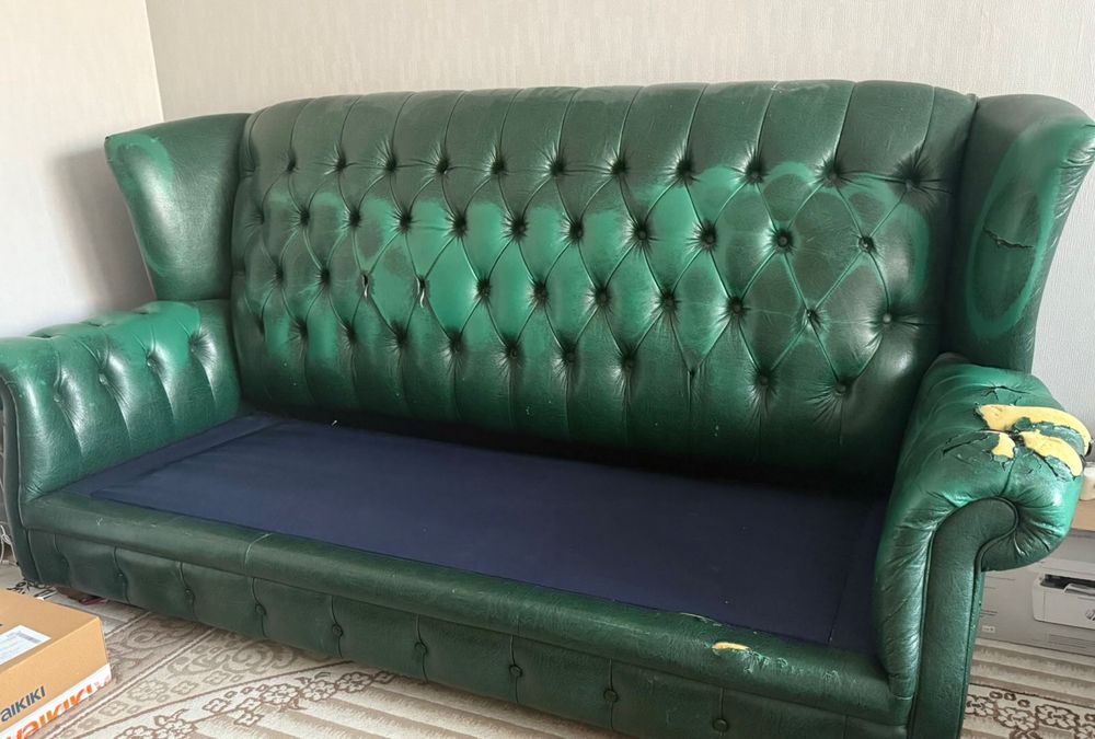 Диван    зеленый