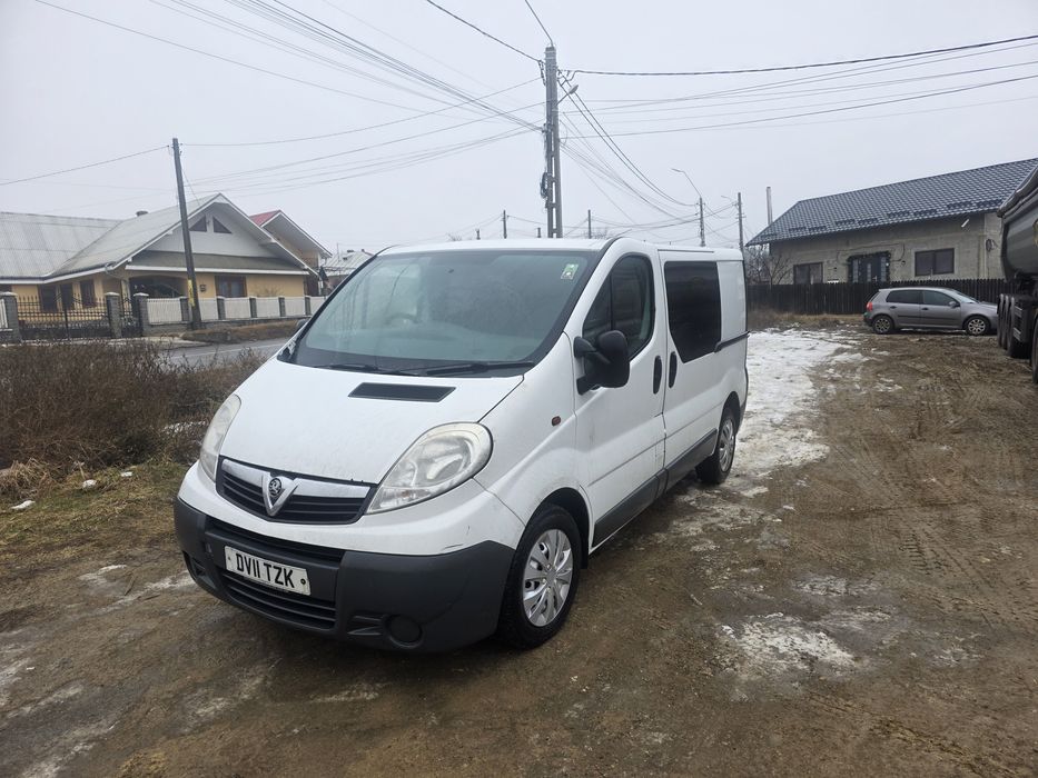 Opel Vivaro 2.0 euro 5 an 2011 cu volan pe dreapta