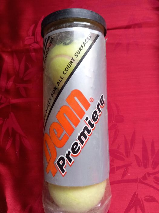 Mingi de tenis. Set trei bucăți