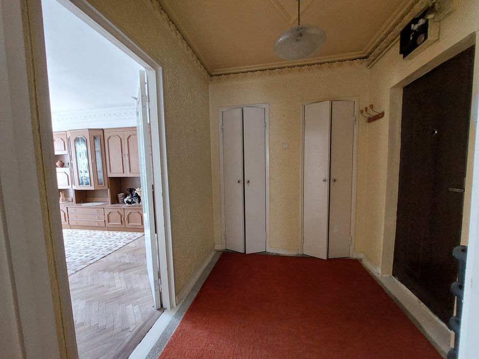 Proprietar. Vând apartament  2  camere Ploiești Nord (Cameliei) – Decomandat, 2 balcoane, vedere liberă