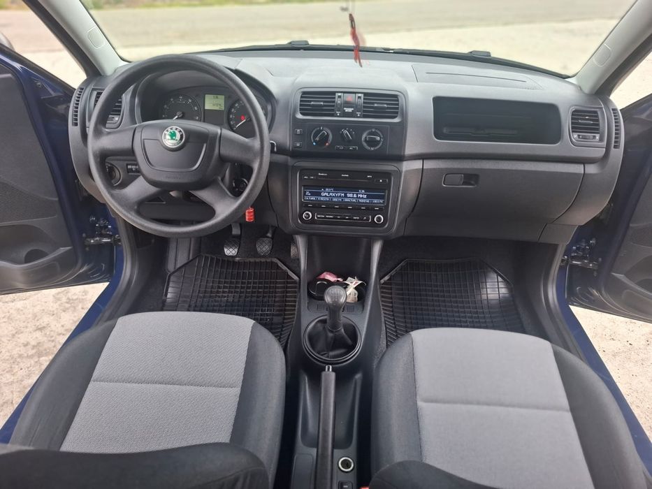 Vînd scoda fabia