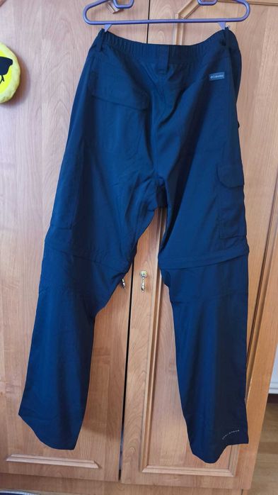 Vând pantaloni bărbat de la Columbia